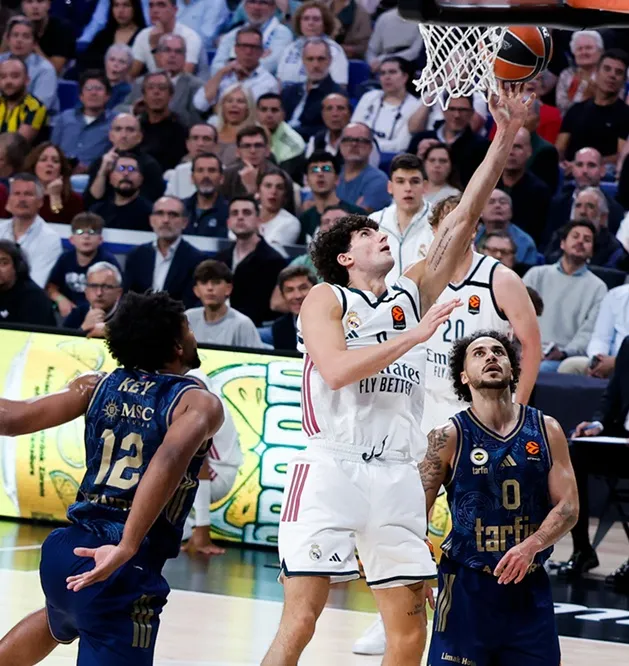 El Real Madrid presentó sus credenciales ante otro candidato como el Fenerbahce (95-76)