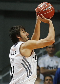 Un Real Madrid muy coral sigue intratable y derrota a un luchador Bilbao