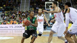 El Real Madrid destroza con un récord de 16 triples las ilusiones del Joventut y se mete otra vez en la final