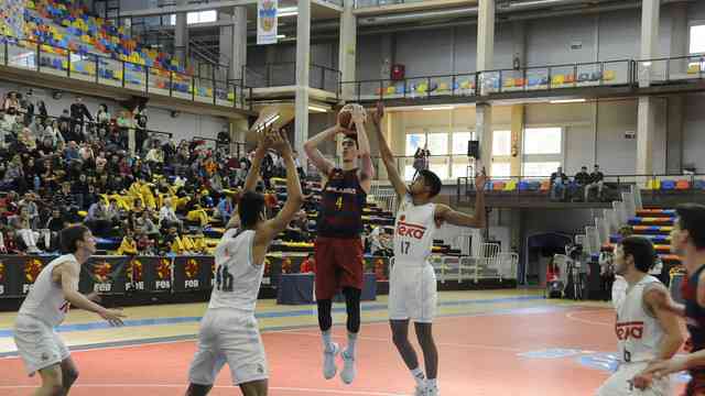 El Barcelona derrota al Real Madrid en la final del Campeonato de España Junior (65-58)