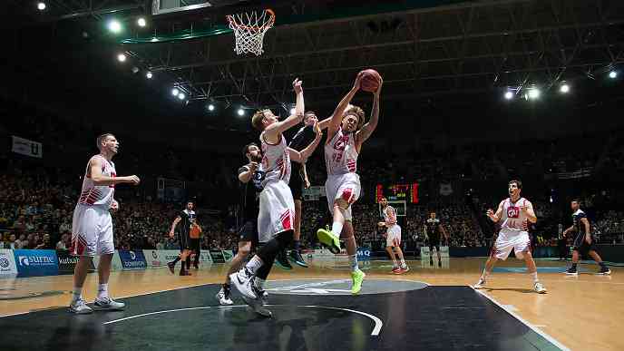 El UCAM Murcia y el Fuenlabrada cazaron las plazas de playoff 