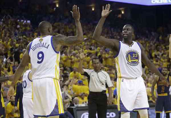 Palizón de los Warriors (110-77) a los Cavaliers y se colocan 2-0