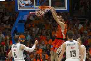 El Real Madrid pasa a la final con un agónico triunfo (80-82) frente a un bravo Valencia Basket