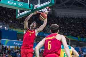 Scariolo resalta el valor de esta medalla y no aclara si se va o sigue; Pau Gasol: «Jugaré todo lo que pueda»