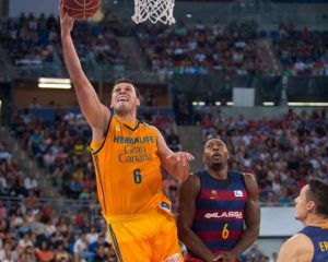 Mejora tu técnica individual con el Herbalife Gran Canaria: hoy, la bandeja