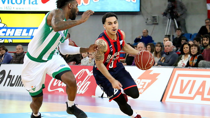 El Barça, obligado a reflexionar y a moverse rápido pero lo ha hecho mal