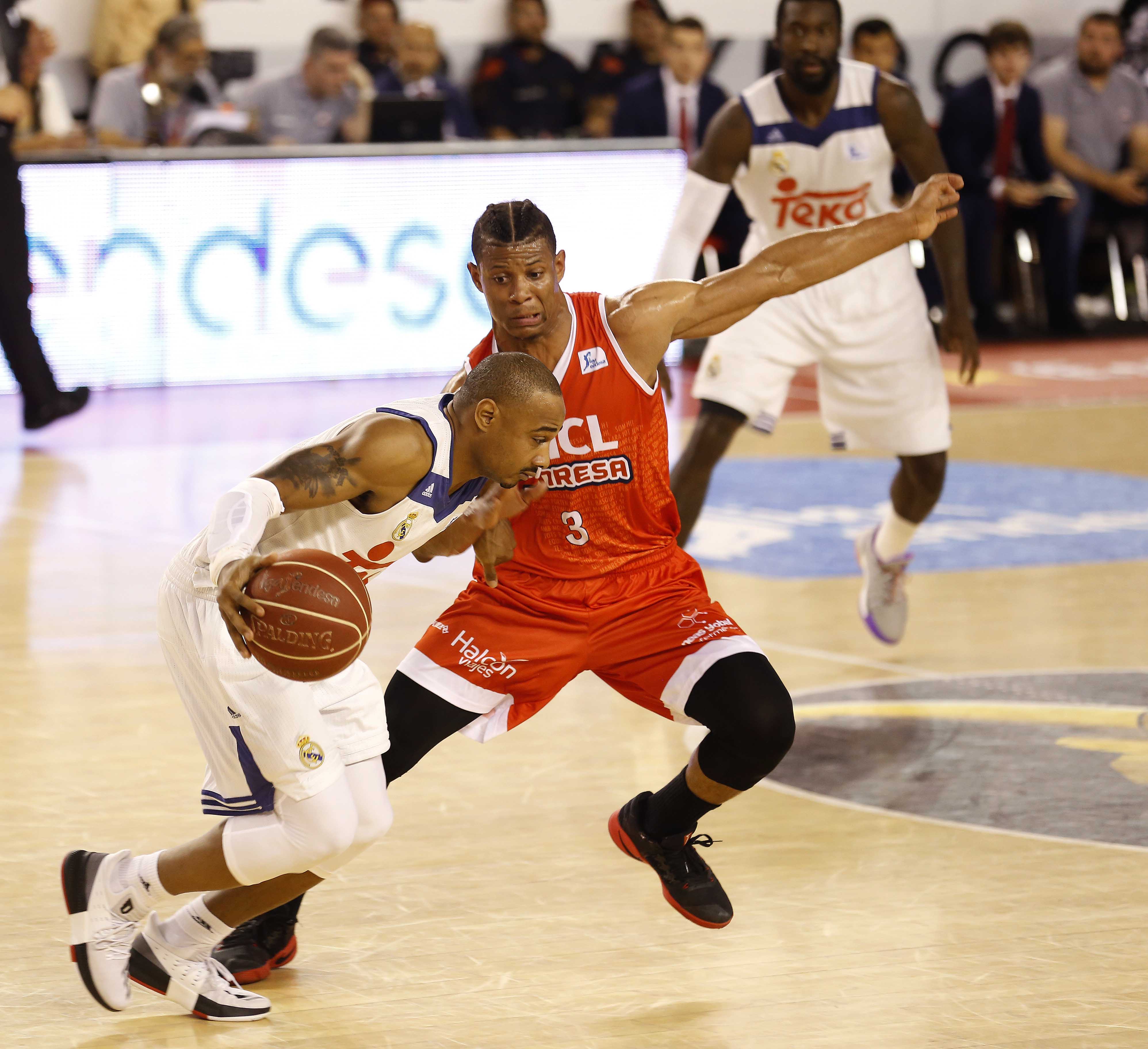 El Real Madrid pasa el trámite de jugar en Manresa (80-91); valioso triunfo del Baskonia ante Iberostar