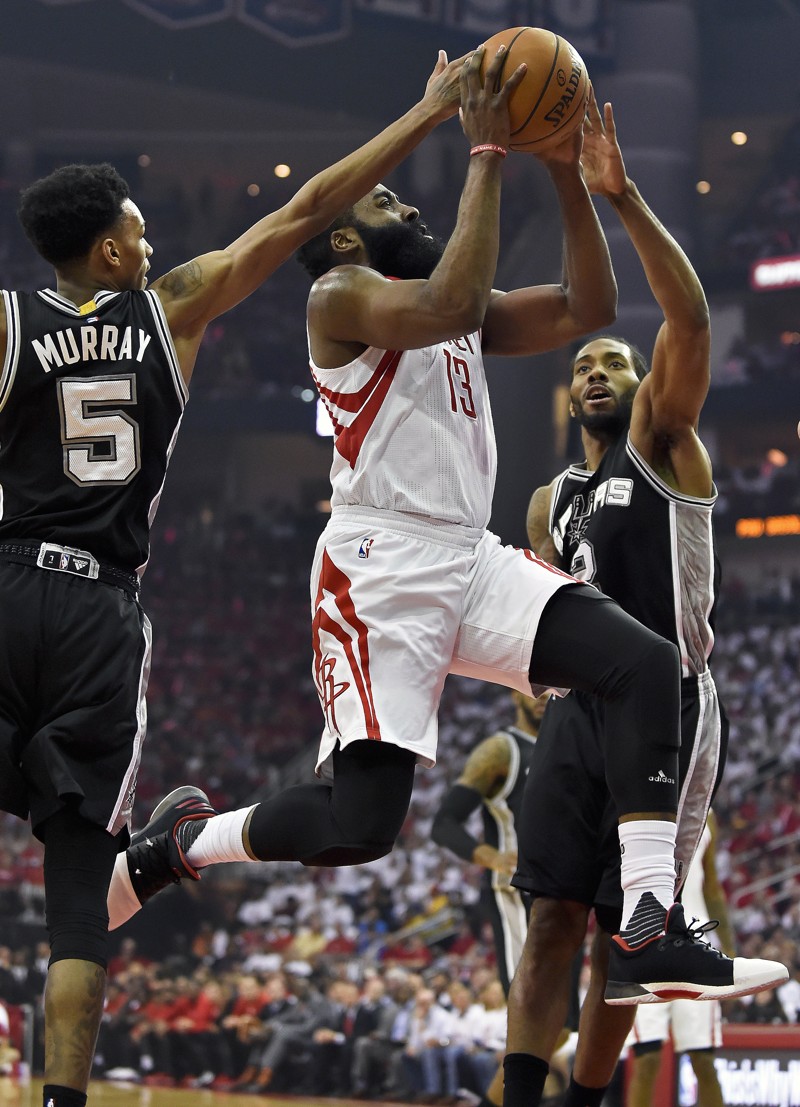 La NBA estudia cambiar el acceso a playoffs cogiendo a los 16 mejores y reducir la fase regular