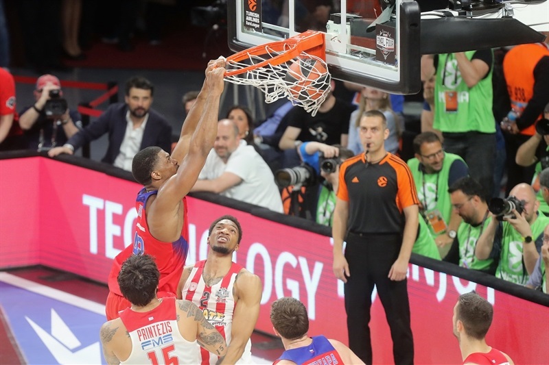 El Olympiacos agranda su leyenda en la Final Four ante el CSKA (82-78)