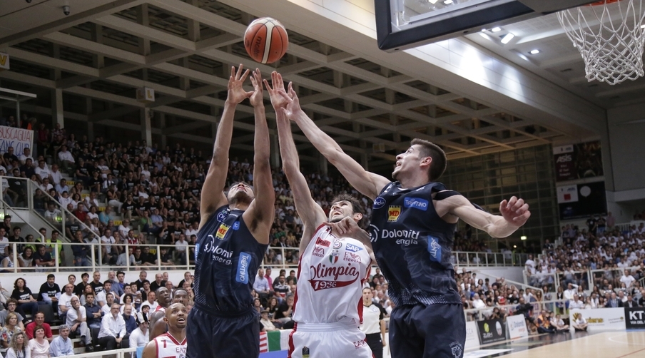 El Fenerbahce se adelanta en su semifinal, Olympiacos en la final y el Brose espera rival