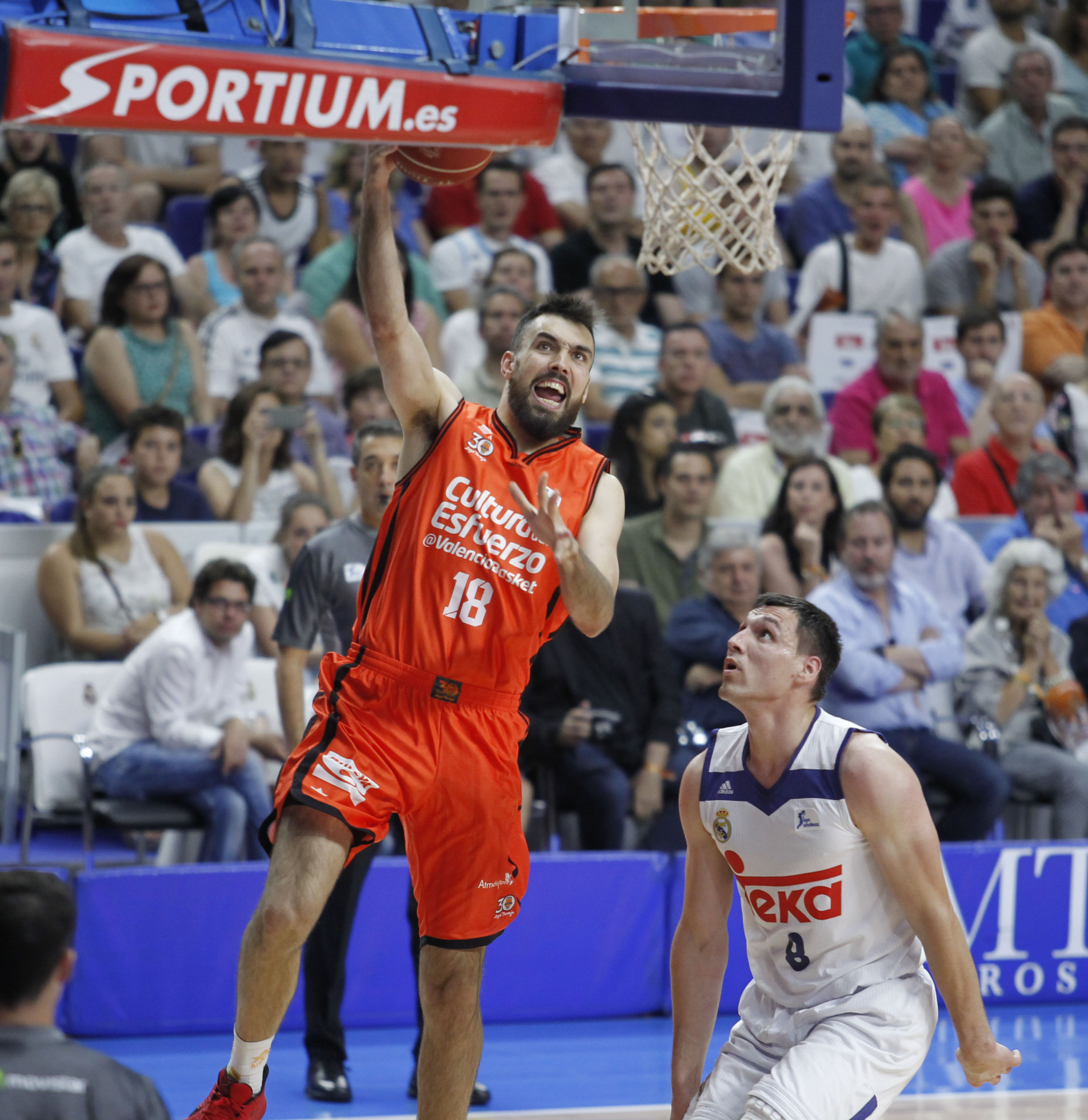 Un enorme Valencia Basket sueña: triunfo por 79-86, empata la final y tiene ahora dos partidos en casa