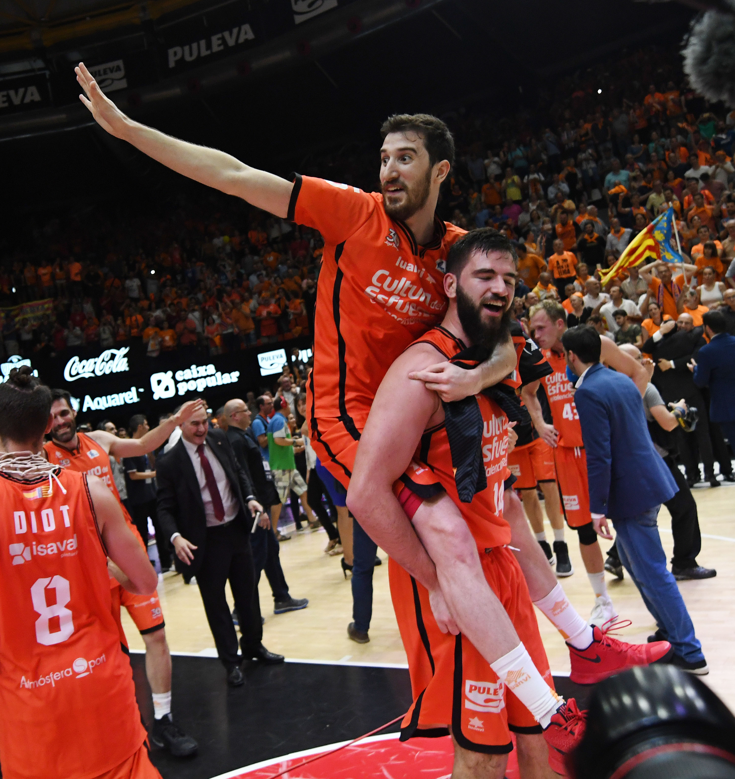 Memorable Valencia Basket: el primer título de Liga de su historia deja al Madrid hecho añicos