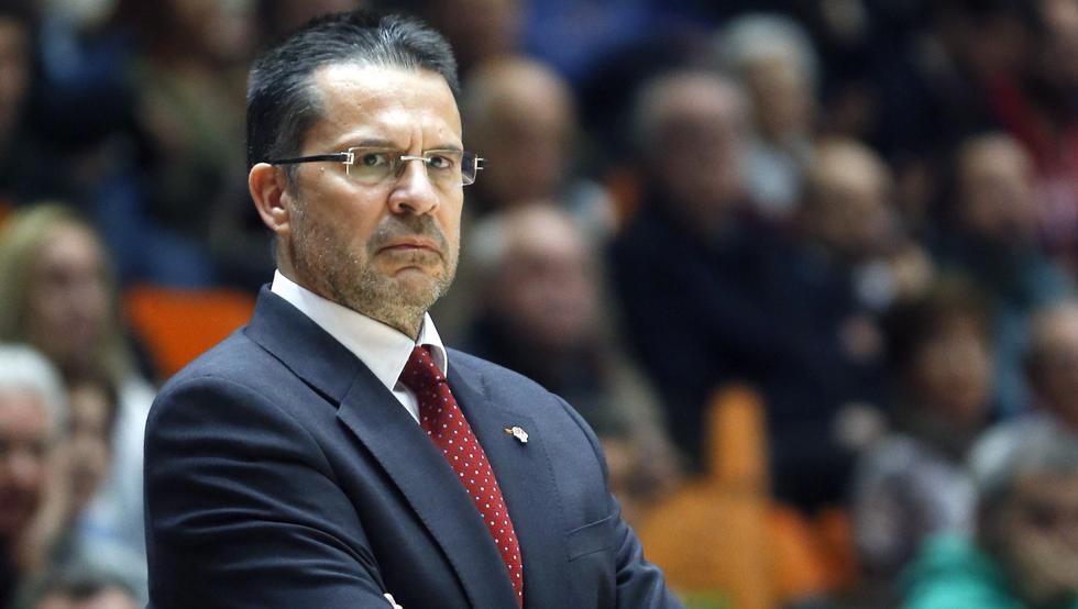 El Baskonia contrata a Pedro Martínez para suplir a Prigioni en el banquillo