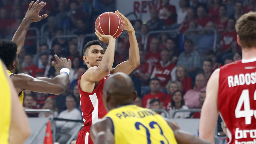 Paliza del Brose en el inicio de la final en Alemania; el Olympiacos 2-1 ante Panathinaikos; el Khimki, a la Euroliga