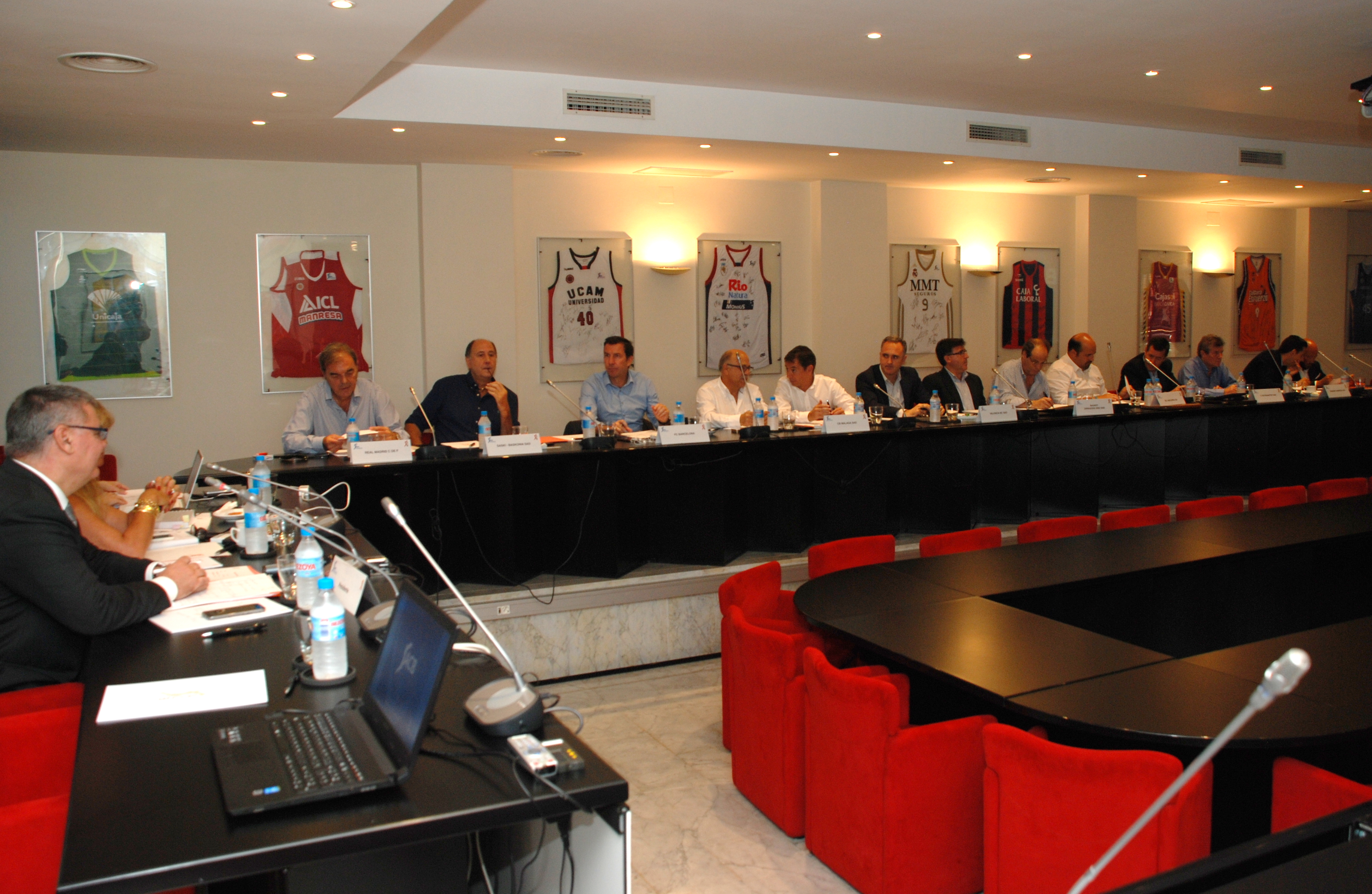 La ACB acaba con las minorías de bloqueo para mejorar la gestión y se planta frente al calendario de la Euroliga