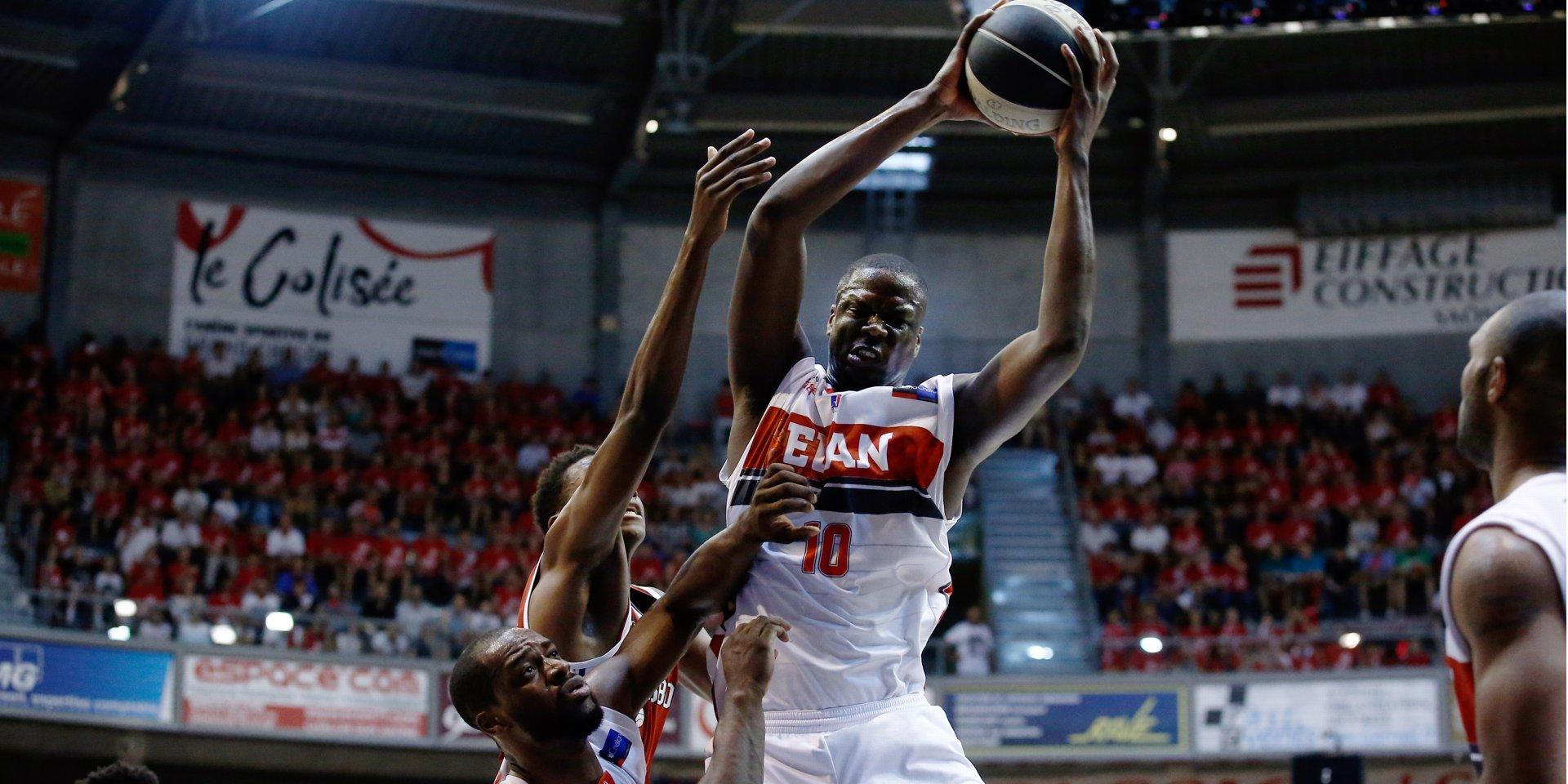 El Barcelona se interesa por el pívot Moustapha Fall y tiene cerca a Hanga, Moerman y Oriola