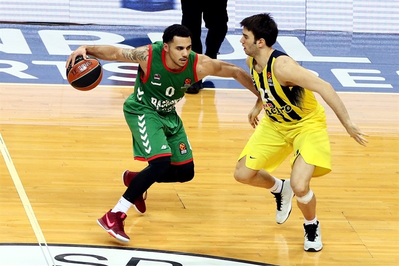 Los Celtics negociaron con Larkin y el base cierra su vuelta a la NBA