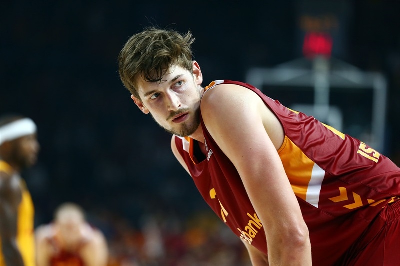 El Valencia Basket apuesta por Pleiss y Sato, segundo equipo que cierra su plantilla