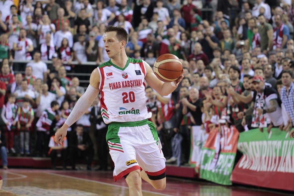 Ponitka, al Iberostar; Shurna, al Andorra; Kulvietis, al Joventut y Salgado, renueva
