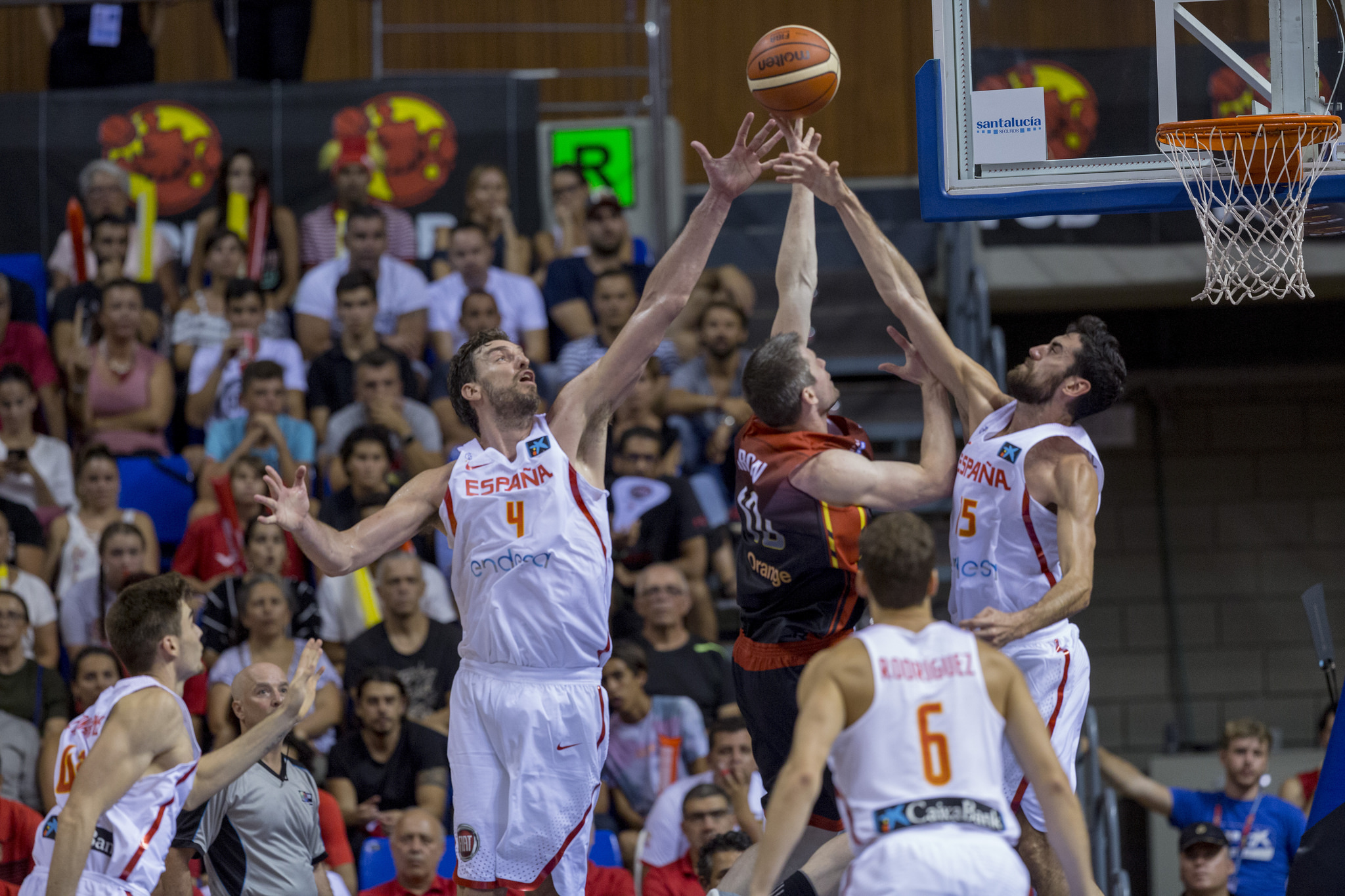 Horarios de la jornada 2: España debuta esta tarde contra la Montenegro de Rice, Vucevic y Dubljevic