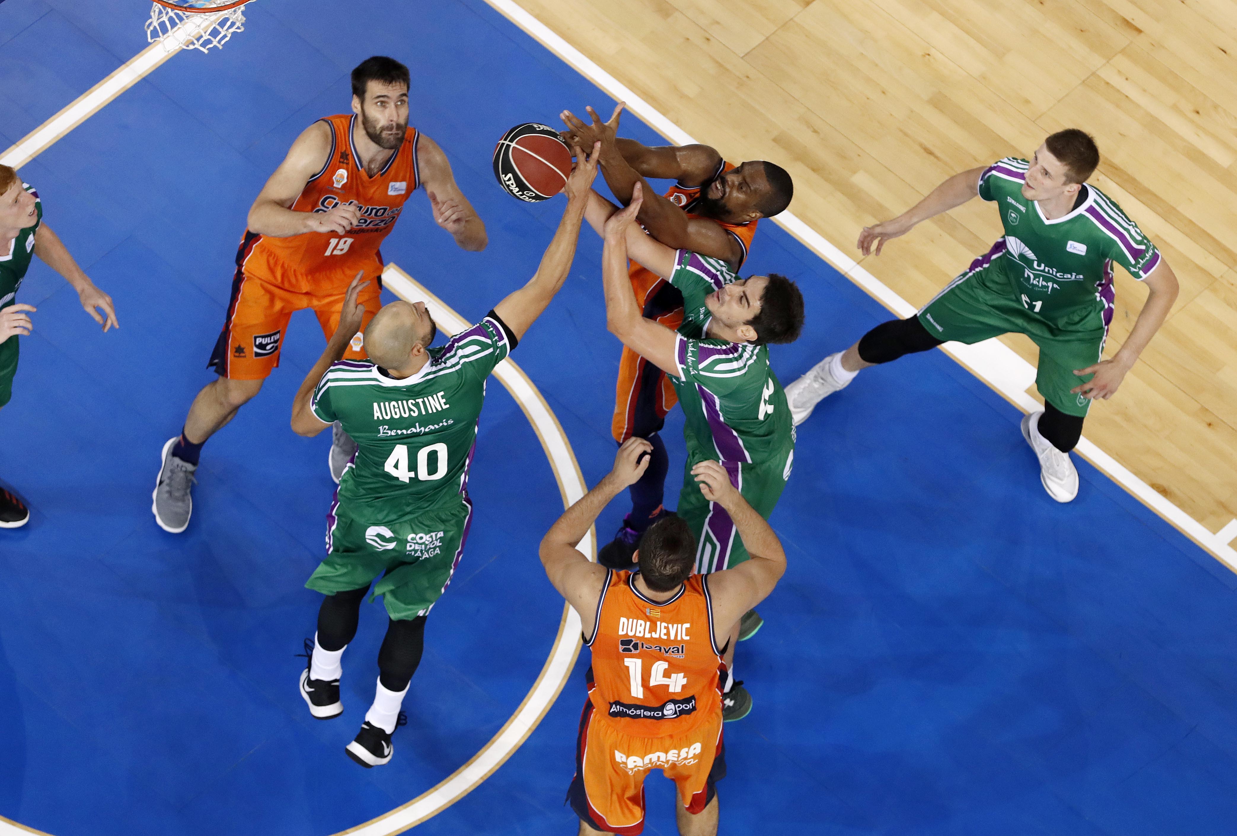 El Valencia supera un bache y perder su ventaja pero acaba entrando en la final (83-78)