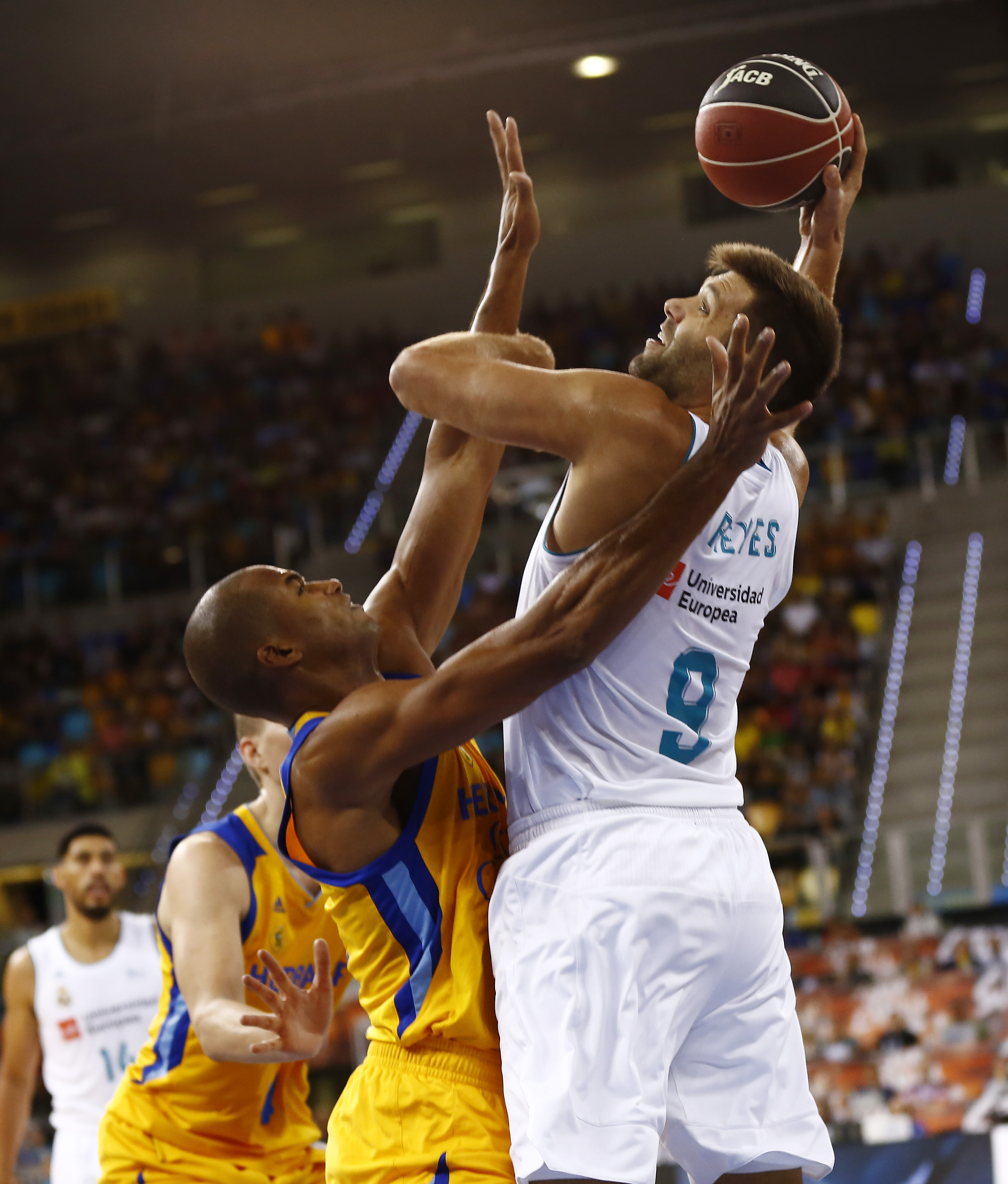 El Gran Canaria elimina al Real Madrid (73-64) e intentará repetir título en la final