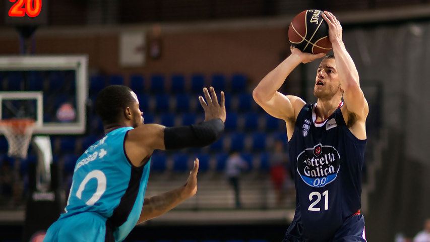 El Barcelona intenta el fichaje de Thomas, el tirador del Obradoiro