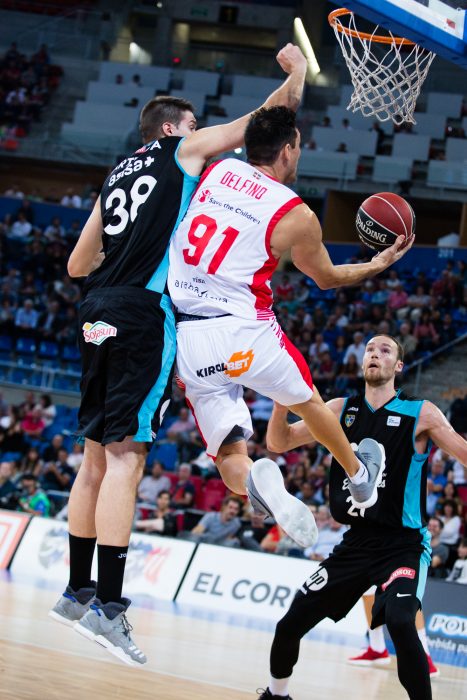 Cómodos triunfos del Baskonia y Unicaja ante Estudiantes y Burgos