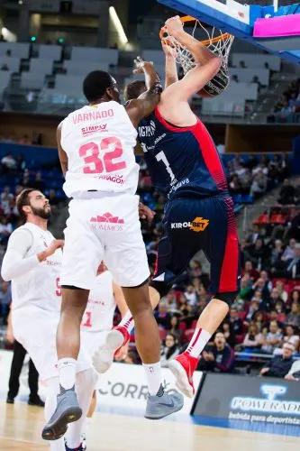 Pedro Martínez debuta en el Baskonia con una derrota ante un buen Zaragoza