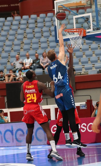El Joventut y el Zaragoza caen ante Iberostar y Bilbao Basket y siguen a cero; el UCAM Murcia vence en Donostia