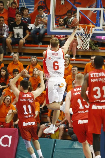 El Fuenlabrada se pone con 4-0 y gana a un triste Baskonia; el Andorra se estrena frente al Gran Canaria