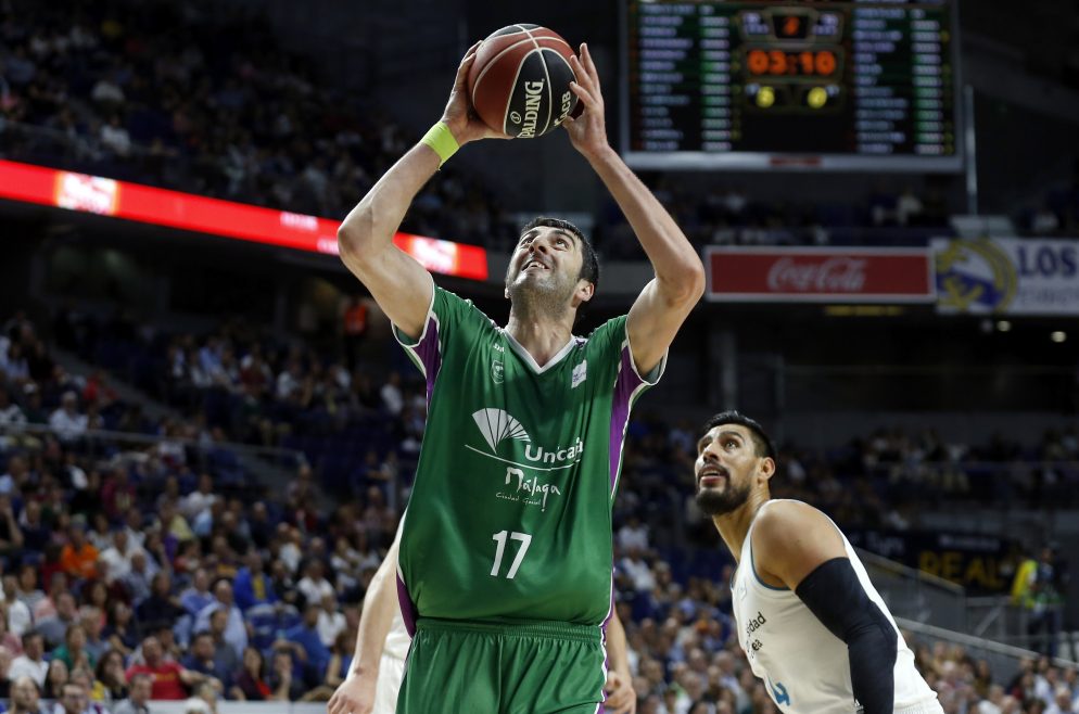 El Real Madrid gana sin apuros pese a las bajas a un discreto Unicaja; el Valencia Basket vence en Murcia