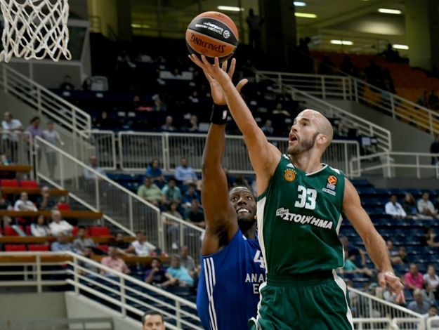 El Panathinaikos quiere que sus aficionados voten si siguen o se van