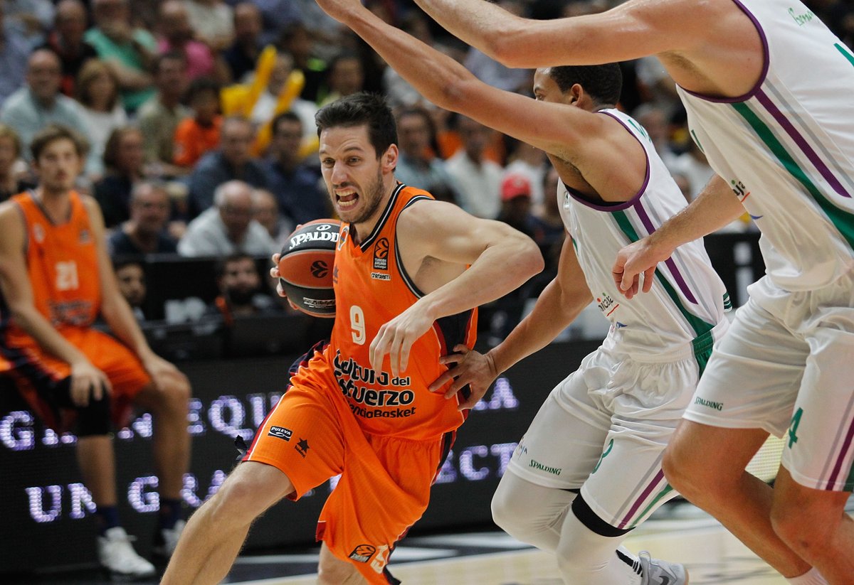El Valencia Basket aplasta al Unicaja (91-53) y el Baskonia sufre otra derrota y está con un peligroso 0-4