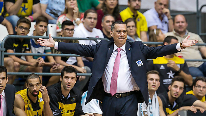 El Betis despide a Alejandro Martínez y busca técnico y fichajes