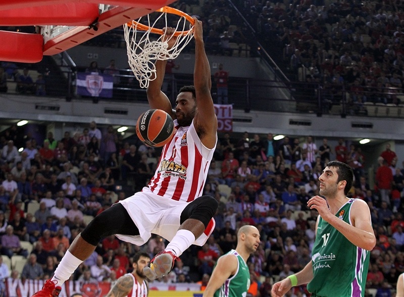 El Valencia Basket suma un convincente primer triunfo ante el Efes; el Unicaja cae en Atenas