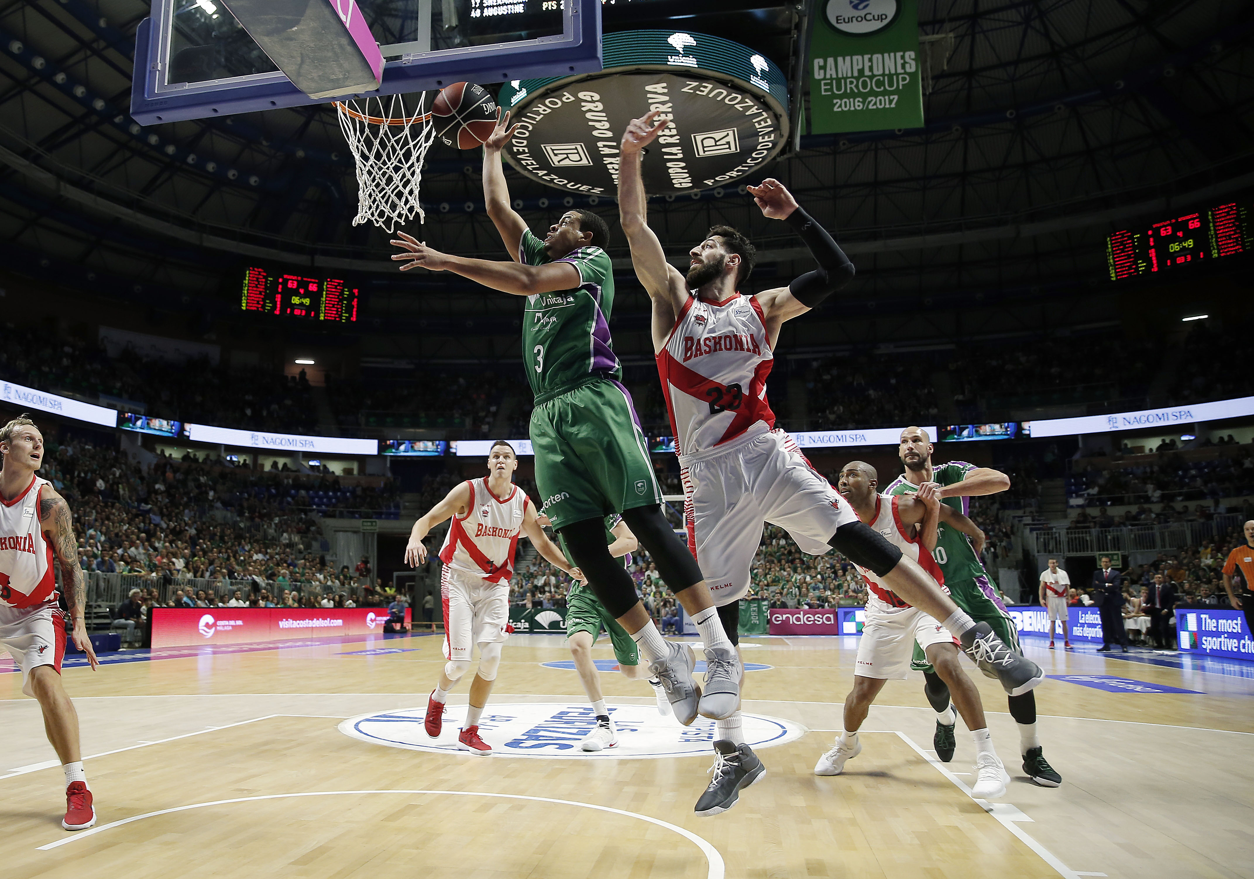 El Baskonia gana en Málaga en una buena segunda parte (72-73); el Valencia Basket sufre ante el Burgos (87-78)
