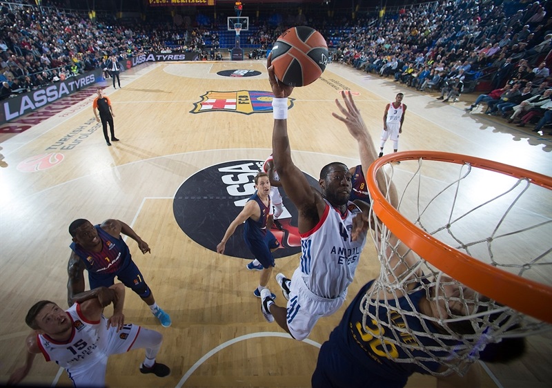 El Barcelona sucumbe en casa ante el colista Efes y vuelve a dejar dudas
