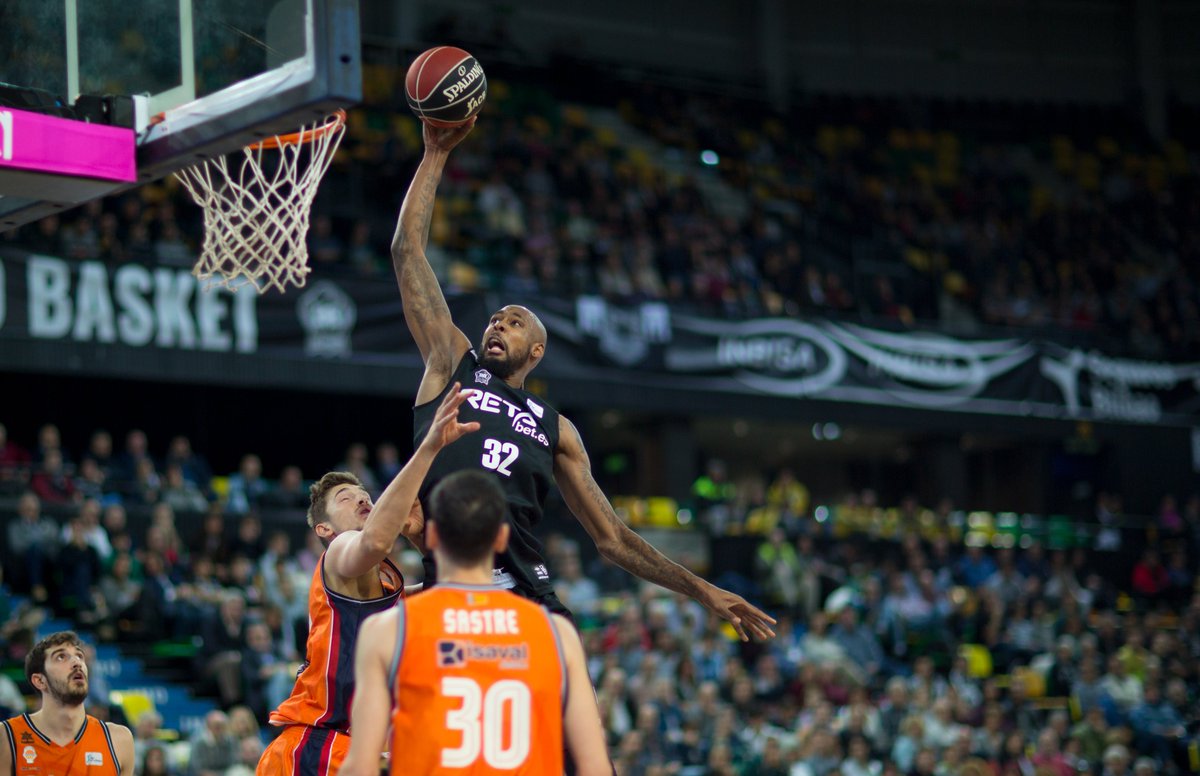 El Valencia vence en Bilbao en un partido loco; el Baskonia derrota al Joventut