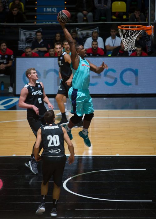 El Barcelona arrolla al Bilbao Basket desde el inicio y hace un 14 de 25 en triples (83-104)