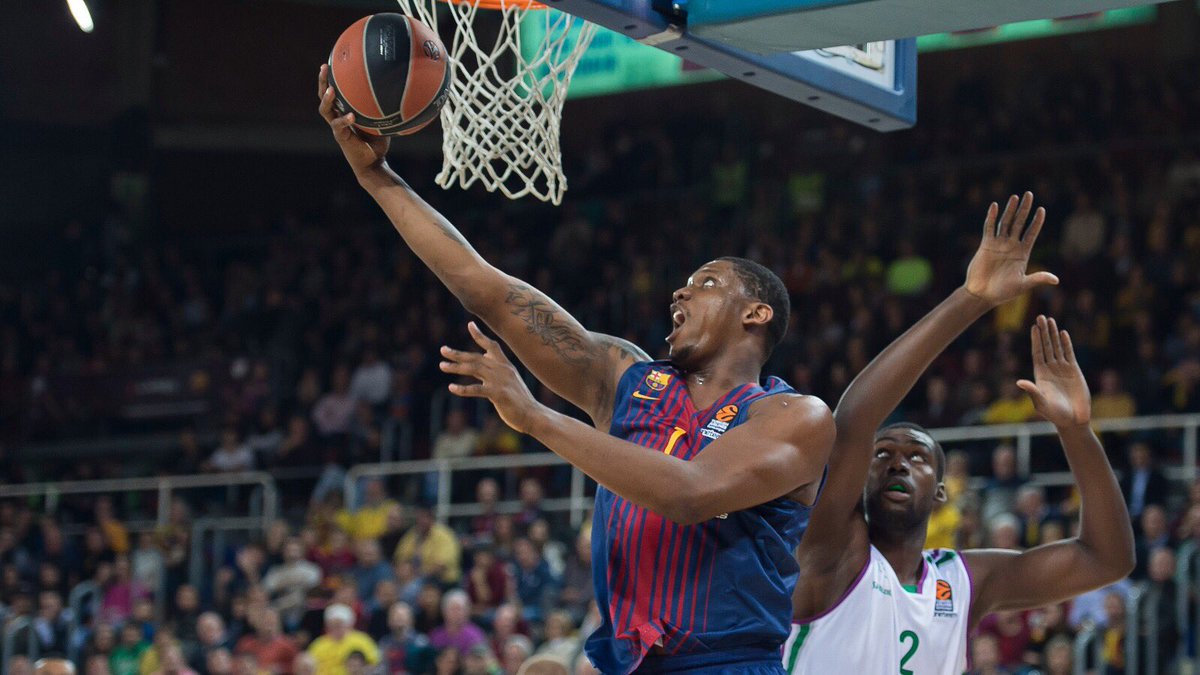 El Unicaja también asalta el Palau y deja sin opciones al Barça; el Baskonia cae en Milán