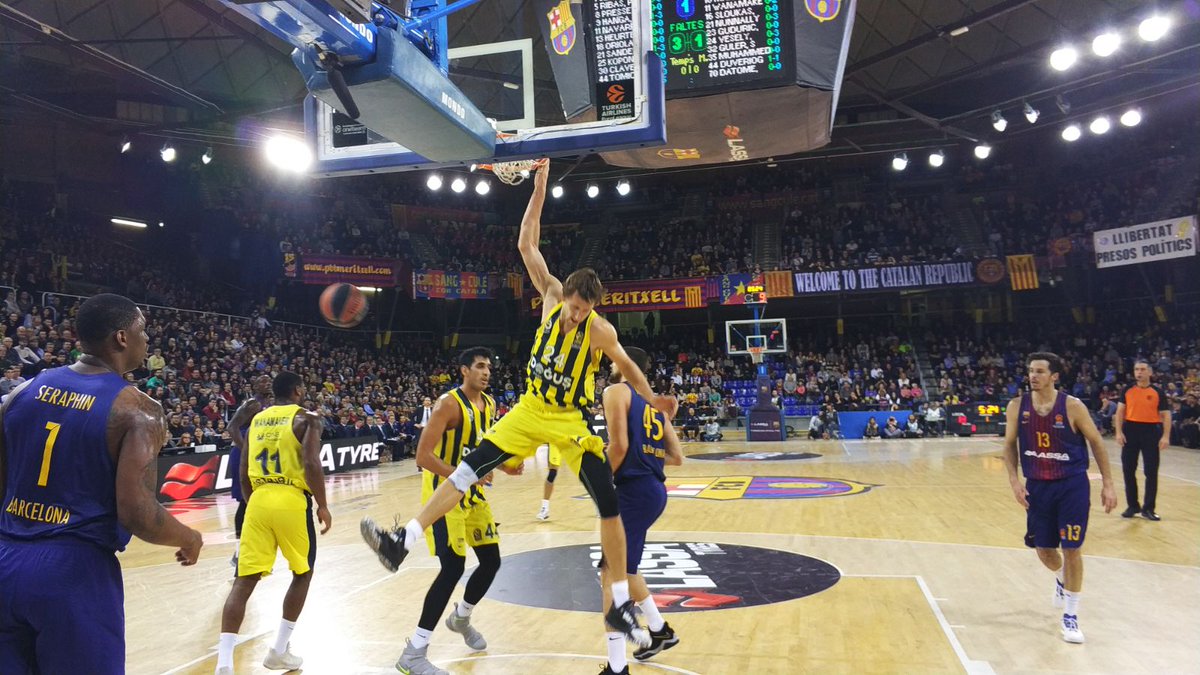 Horrible Barça en ataque, cae contra el Fenerbahce (68-83) y se complica mucho su billete a los playoffs