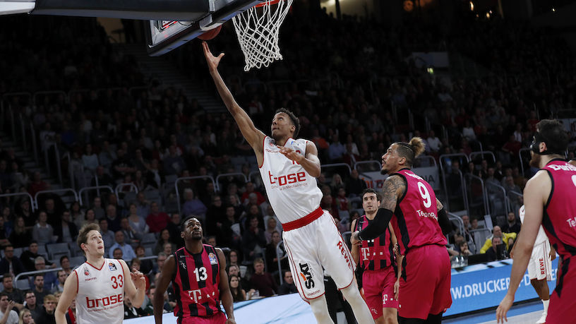 Palizas de Panathinaikos y Fenerbahce, derrotas de Khimki y Efes y el Armani venció por uno