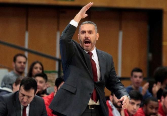 Jota Cuspinera pide explicaciones y critica al colegiado Martín Bertrán tras su expulsión