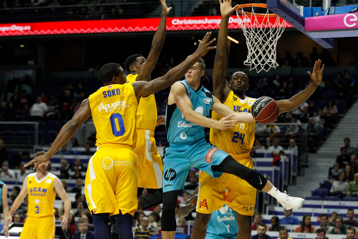 El UCAM Murcia se lleva la victoria en cancha estudiantil (79-91) y el Burgos, de Bilbao (62-79)
