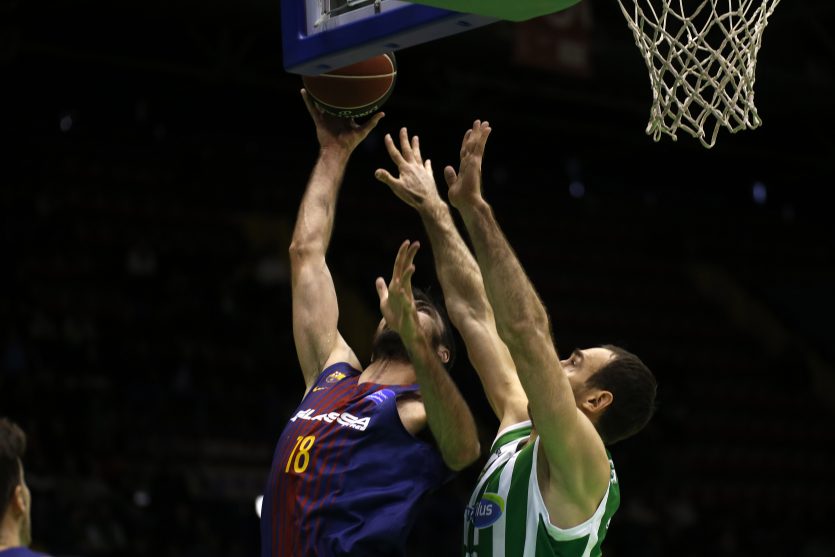 El Barcelona alarga su racha de victorias a costa de frenar la del Betis (82-89)