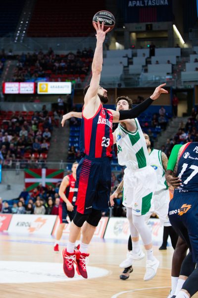 Unicaja, Iberostar Tenerife y Baskonia ganaron y aseguraron su presencia en la Copa del Rey