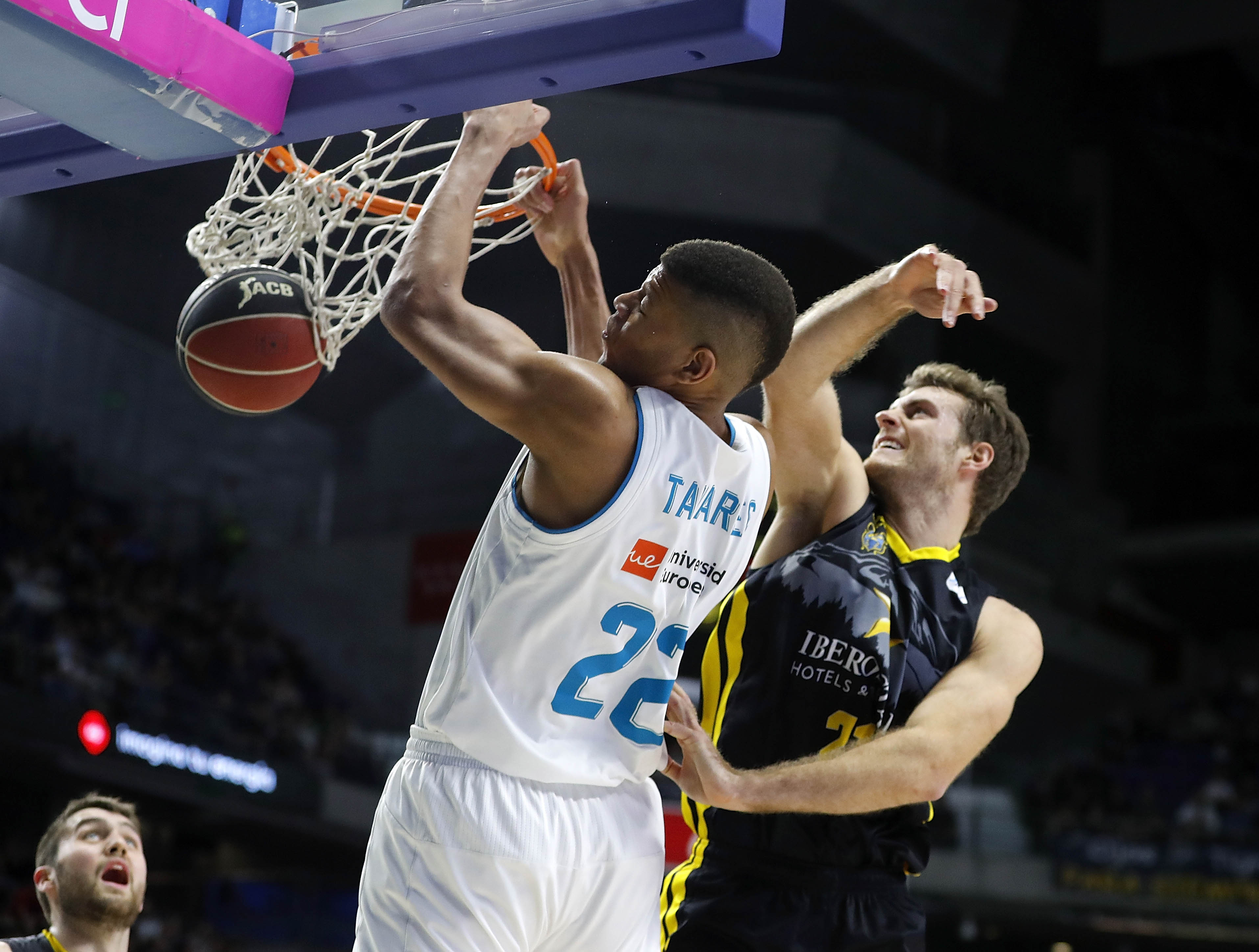El Real Madrid brilla en ataque en una buena victoria contra el Iberostar (89-76)