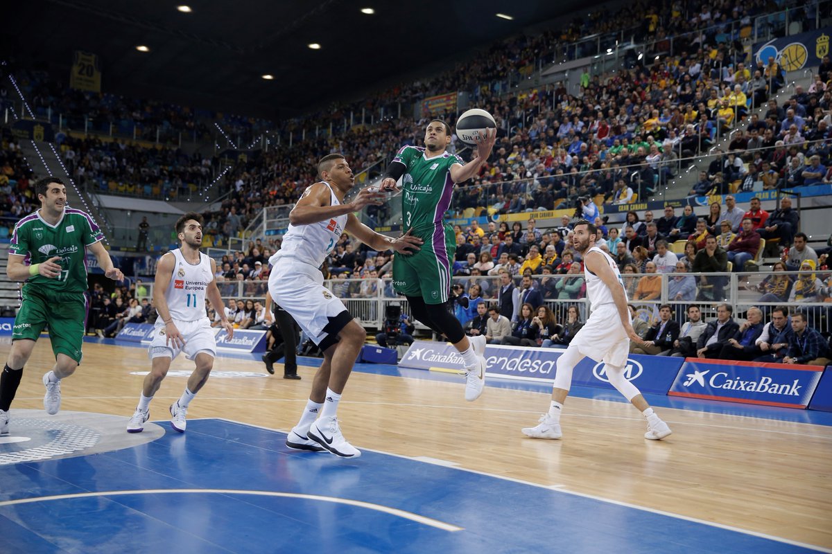 El Real Madrid fue más ambicioso: ganó un partido loco donde el Unicaja no supo aguantar sus ventajas