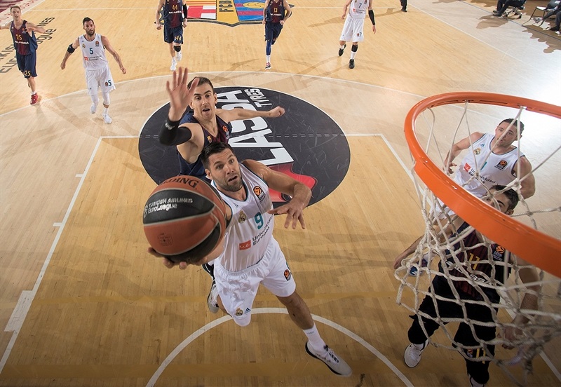 El Real Madrid arrolla a un Barcelona con resaca en el Palau (74-101)